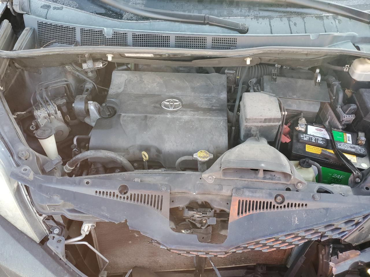 2013 Toyota Sienna - Image 12