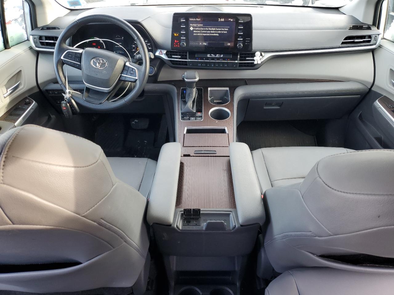 2021 Toyota Sienna - Image 8