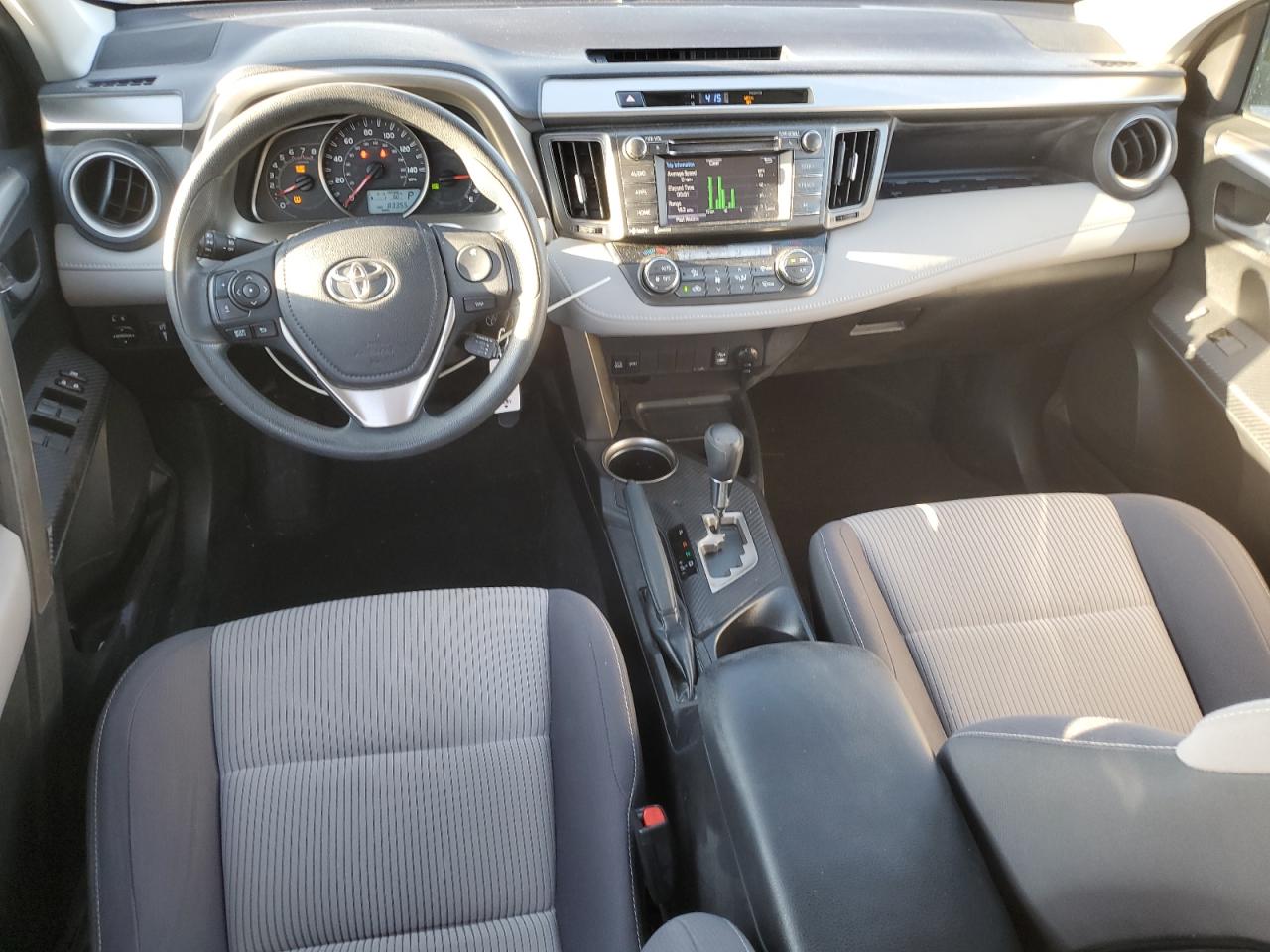 2015 Toyota RAV 4 - Image 8