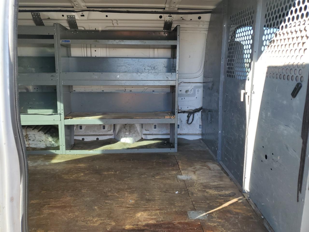 2002 Ford Econoline - Image 11