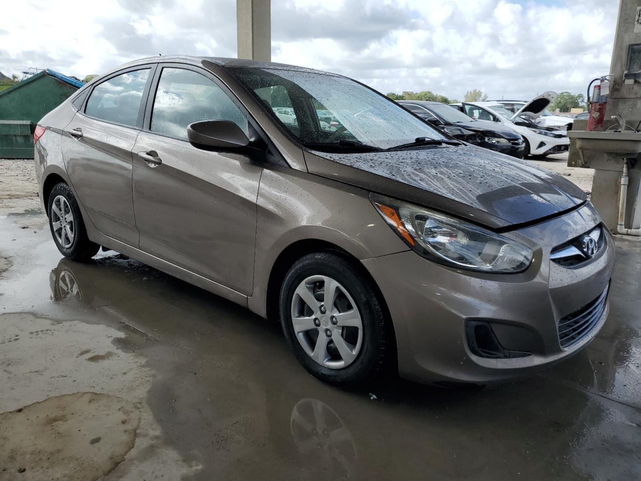 2014 Hyundai Accent - Image 4