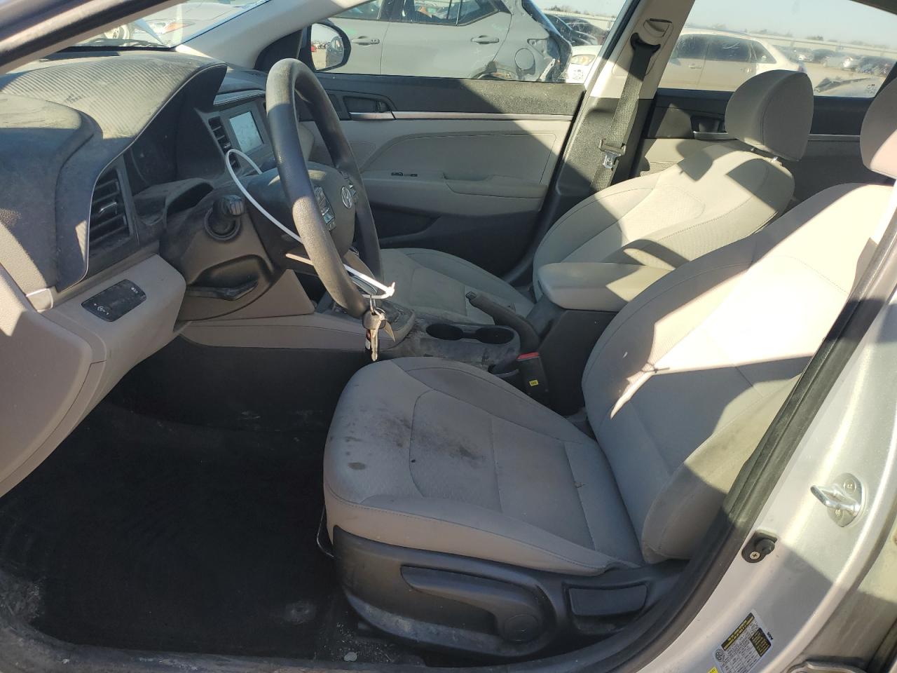 2019 Hyundai Elantra - Image 7