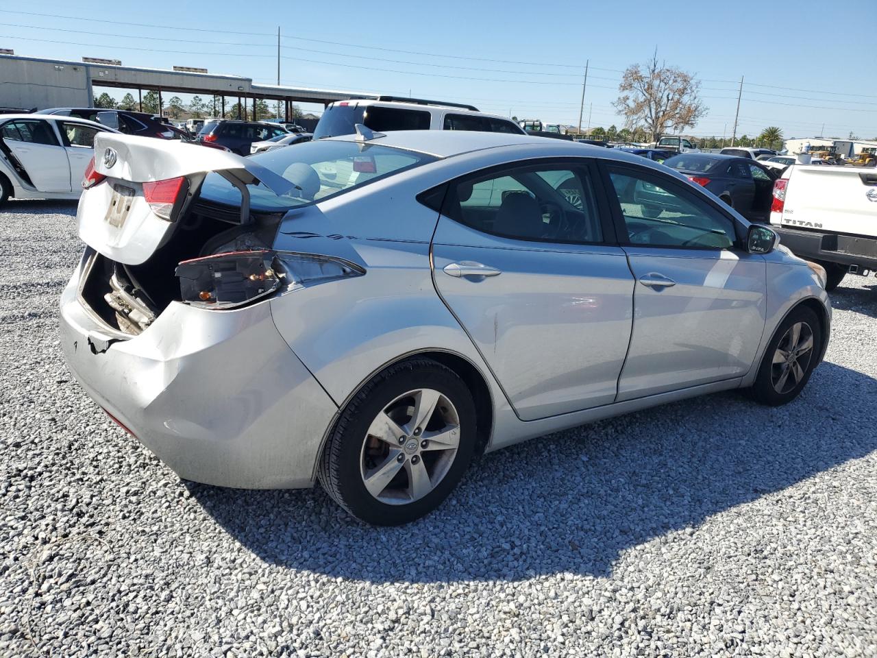 2012 Hyundai Elantra - Image 3