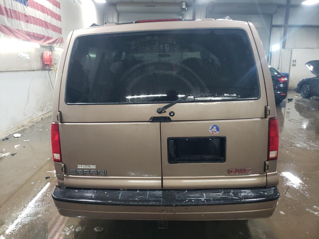 2002 GMC Safari - Image 6