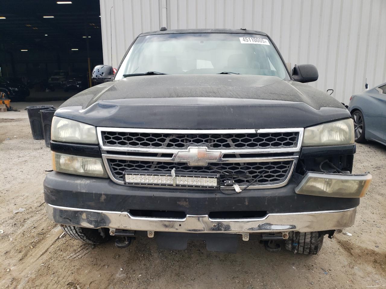 2005 Chevrolet Silverado - Image 5
