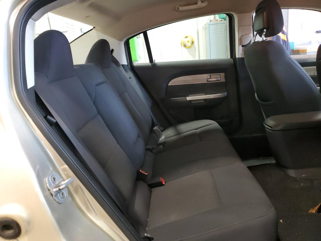 2010 Chrysler Sebring - Image 10