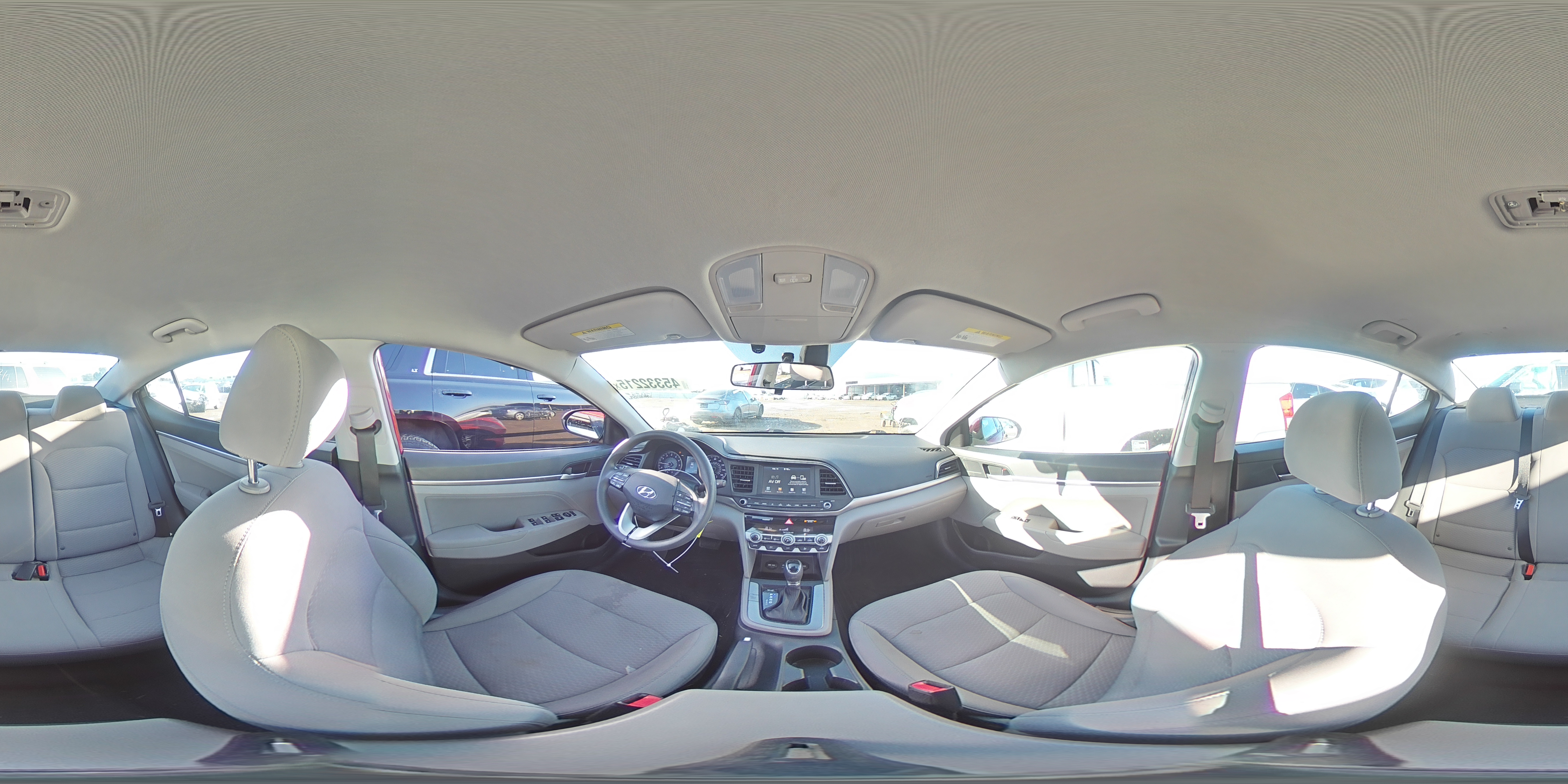 2020 Hyundai Elantra - Image 13