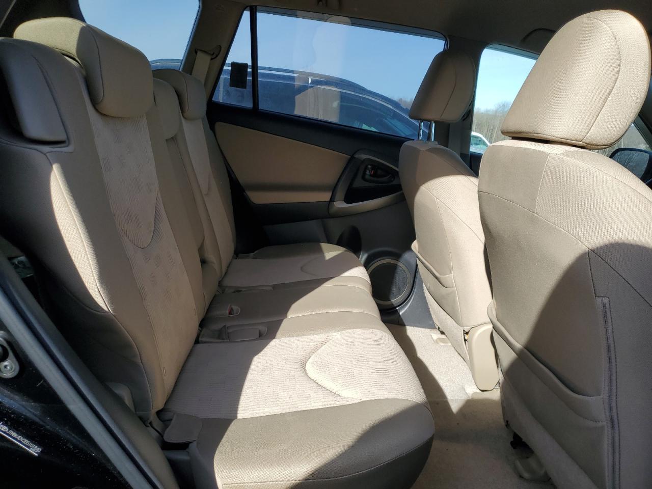 2011 Toyota RAV 4 - Image 11