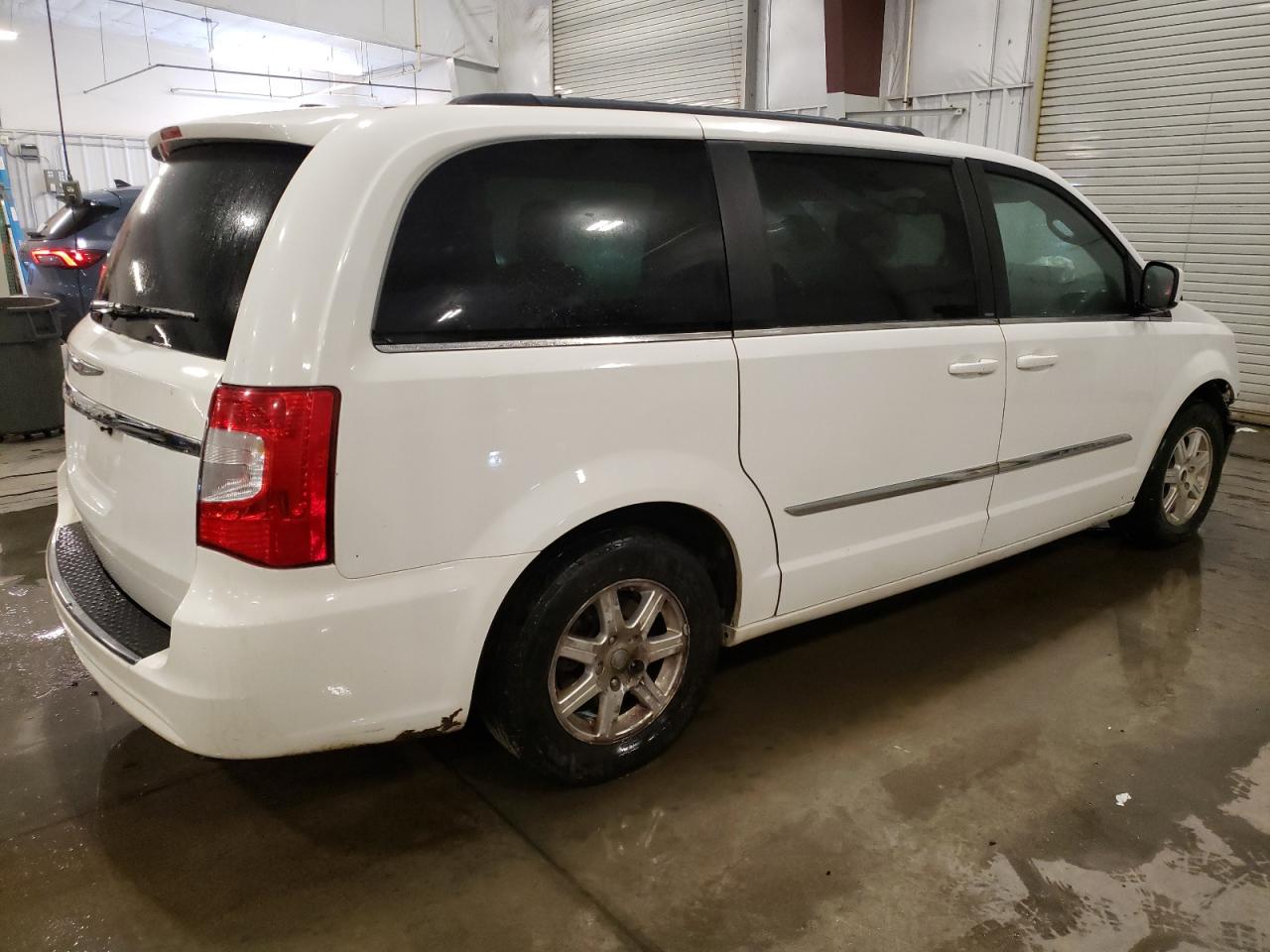 2012 Chrysler Town & Country - Image 3