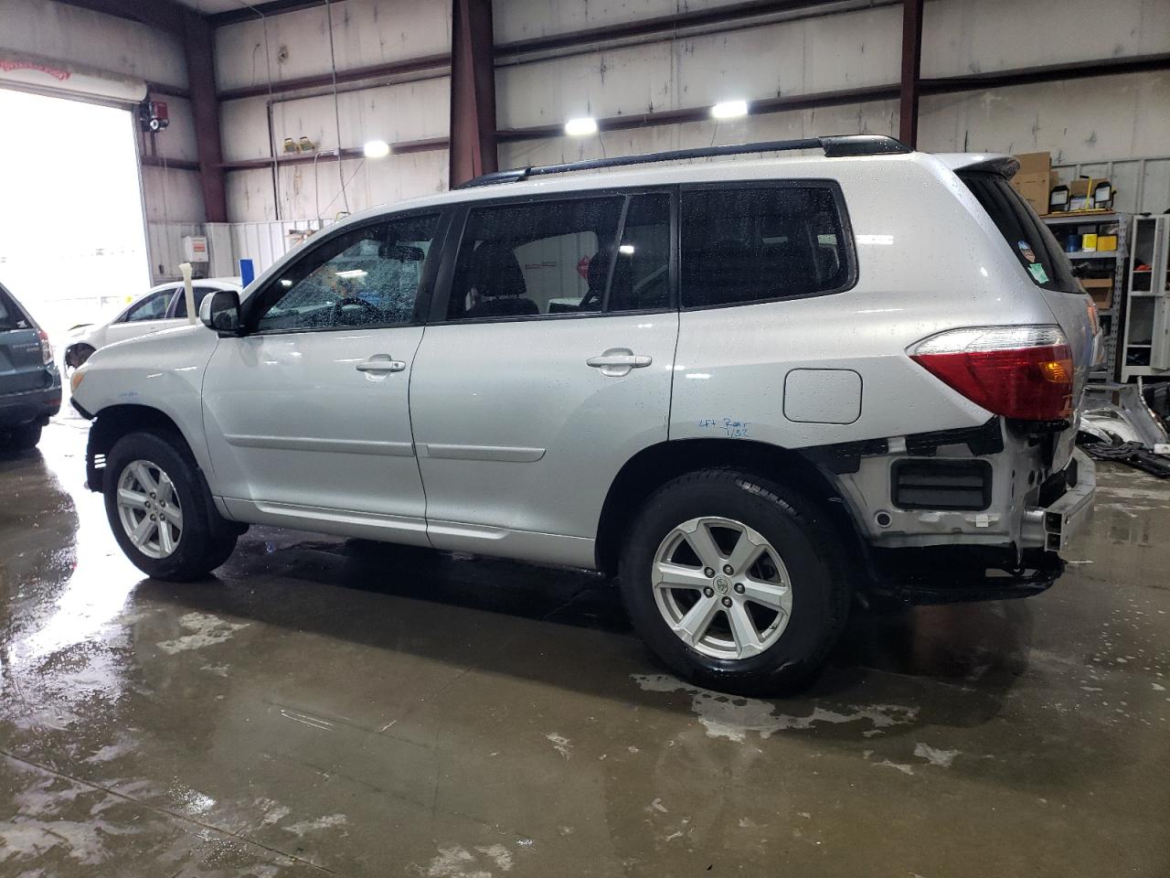 2010 Toyota Highlander - Image 2