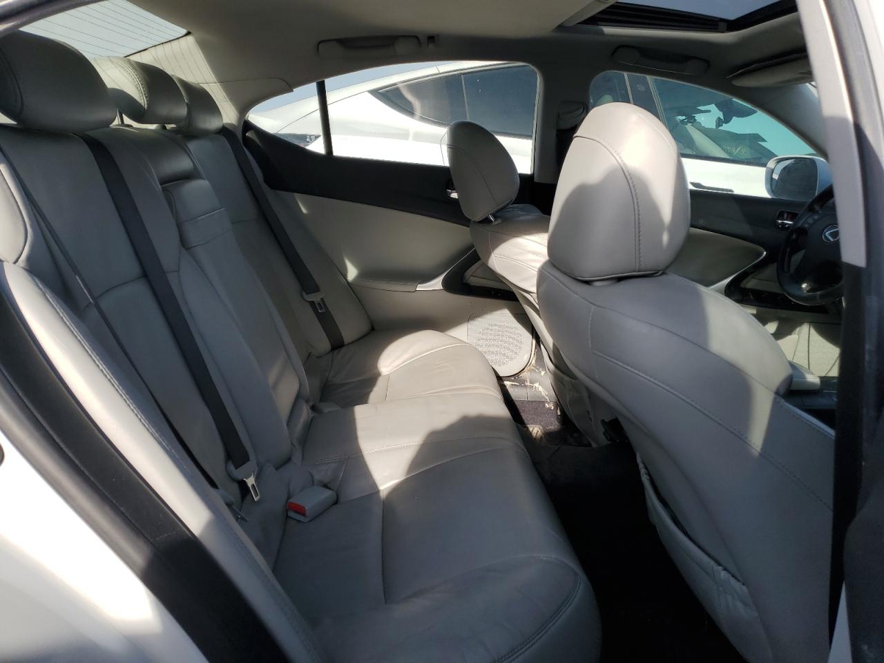 2008 Lexus IS - Image 10