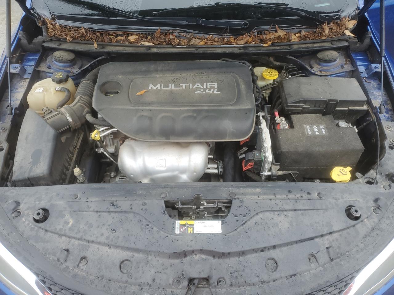 2015 Chrysler 200 - Image 11