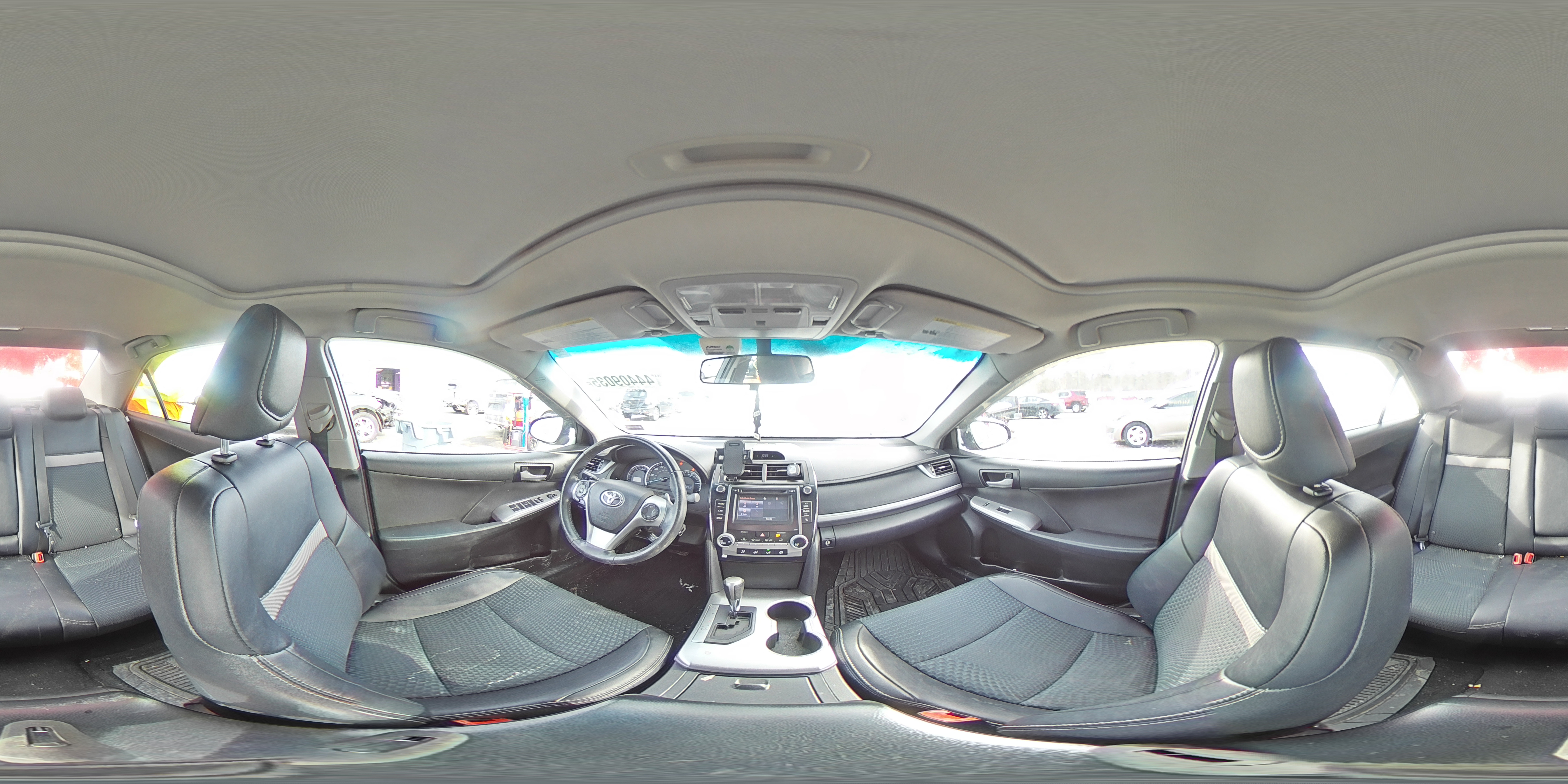 2014 Toyota Camry - Image 12