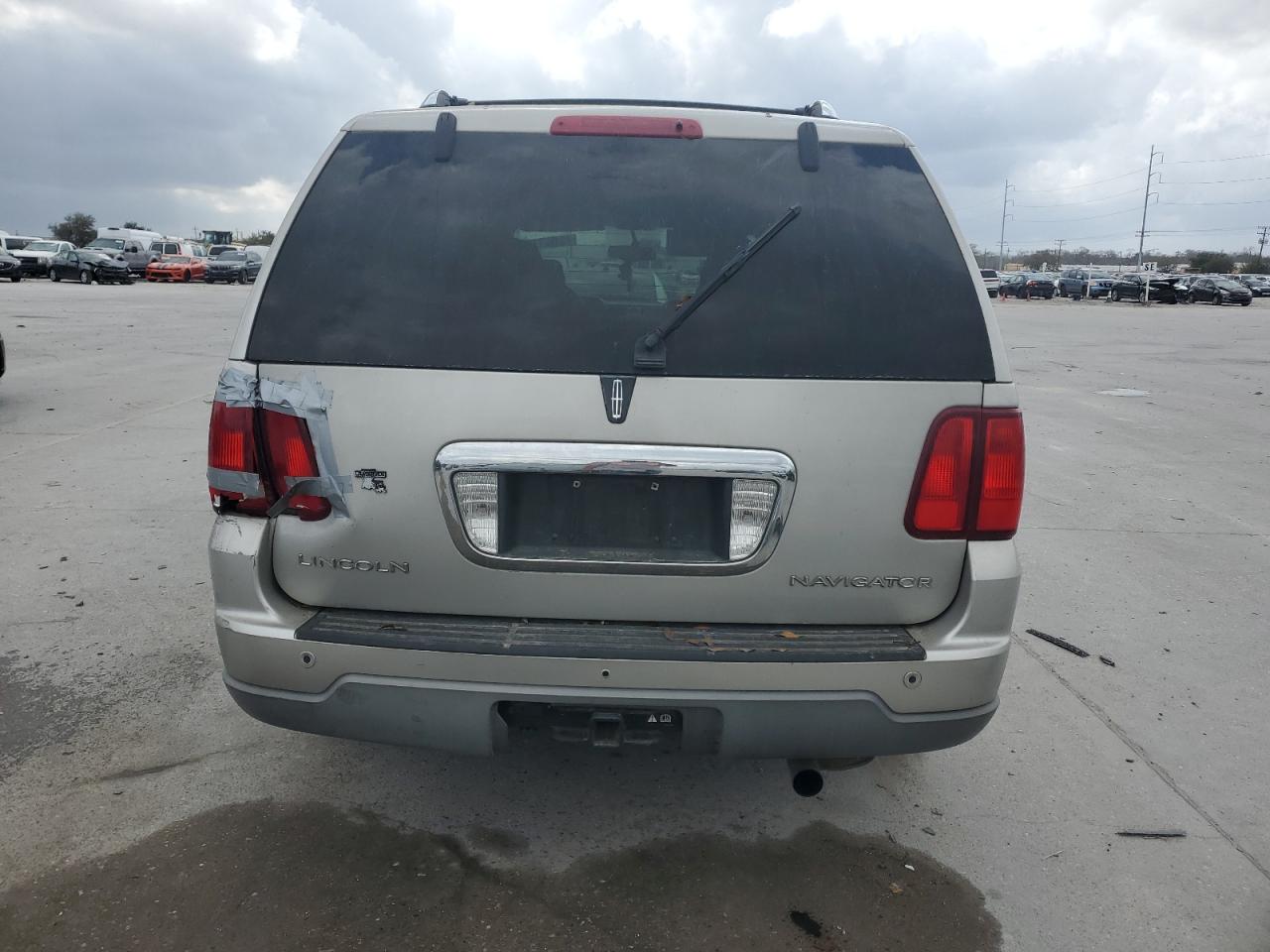 2003 Lincoln Navigator - Image 8