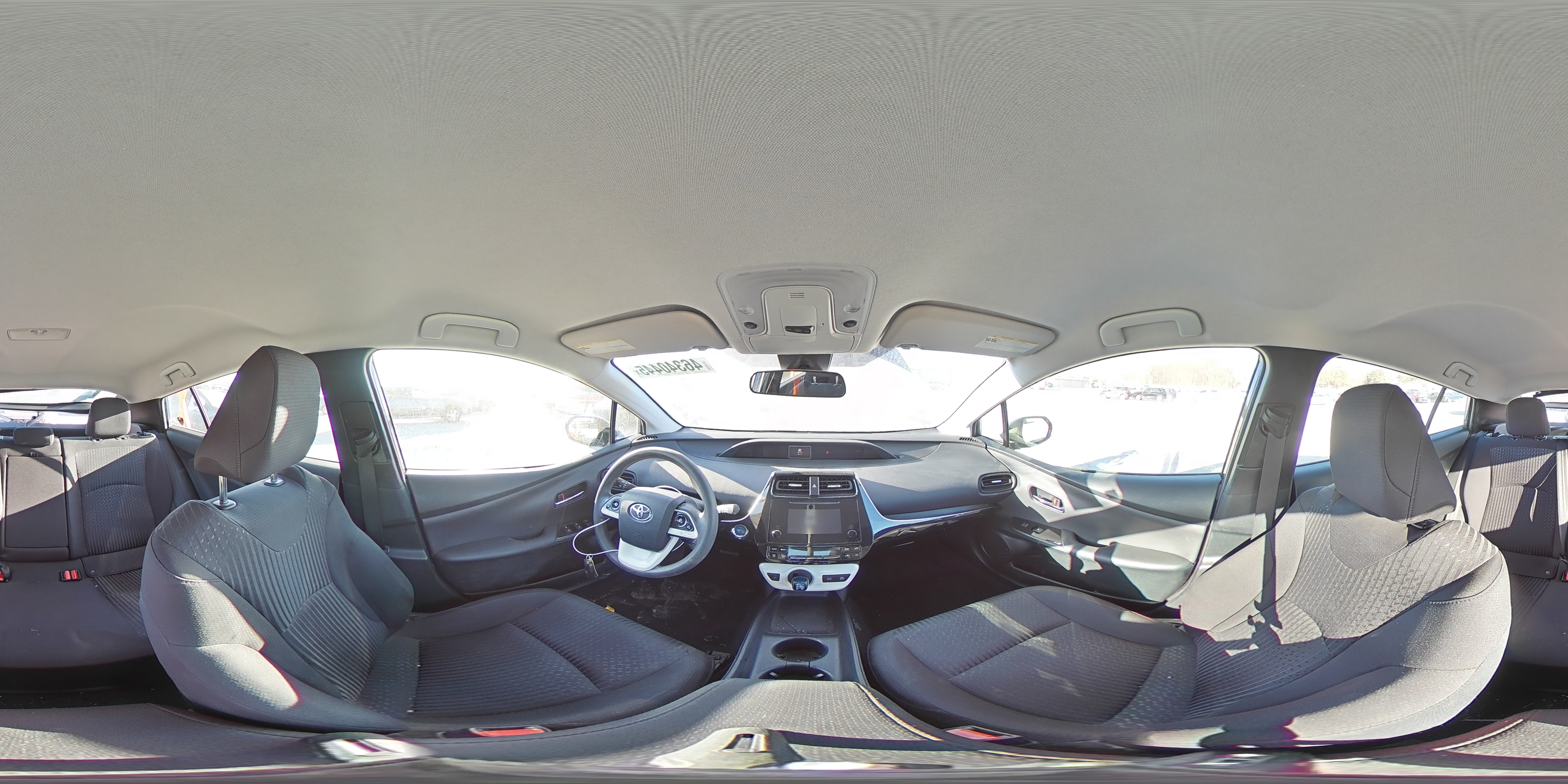 2018 Toyota Prius - Image 12