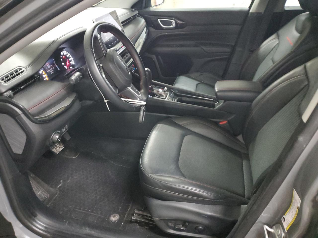 2022 Jeep Compass - Image 7