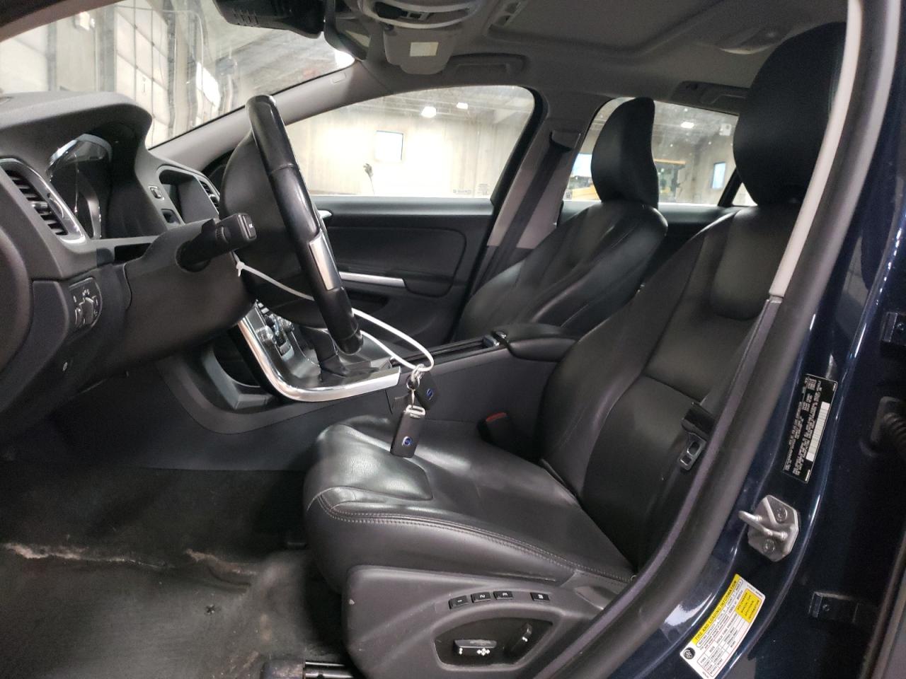 2015 Volvo V60 - Image 7