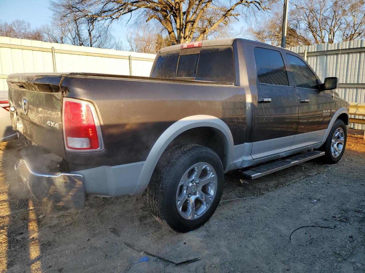 2016 RAM 1500 - Image 3