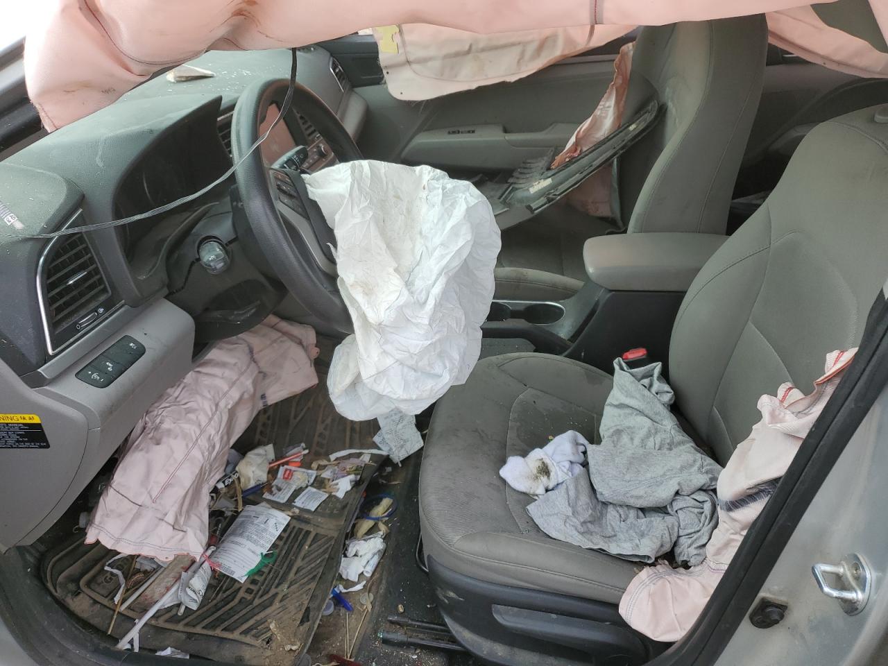 2018 Hyundai Elantra - Image 7