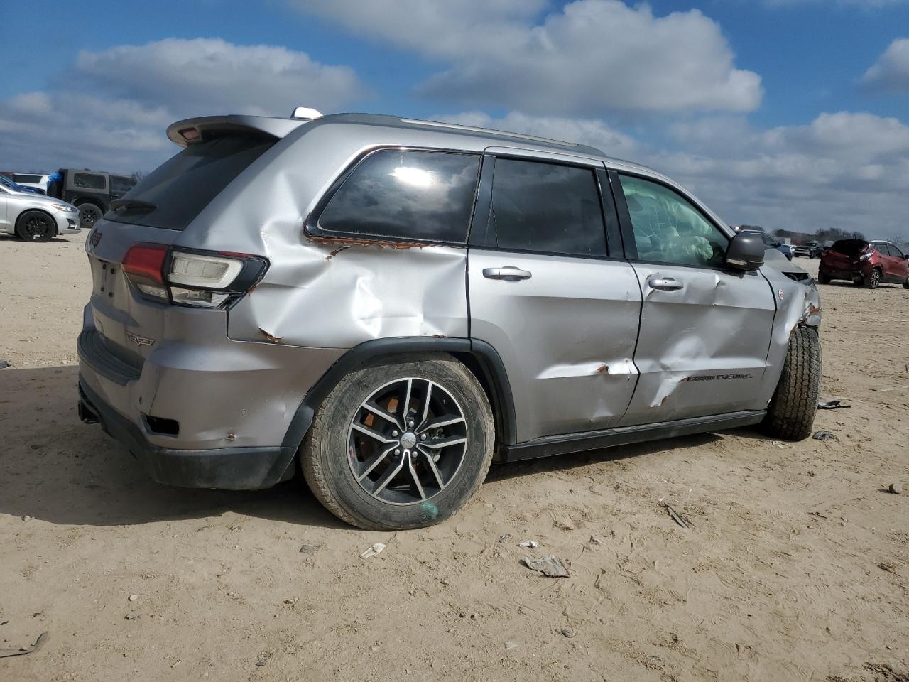 2018 Jeep Grand Cherokee - Image 3