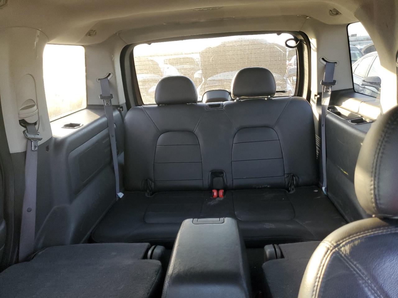 2004 Ford Explorer - Image 10