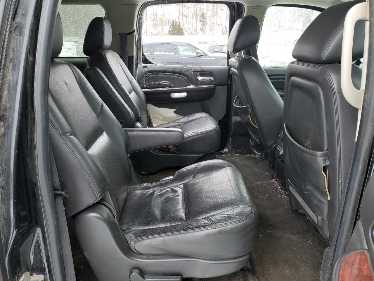 2013 Cadillac Escalade - Image 11