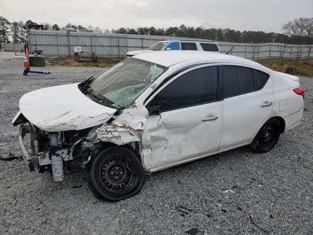  NISSAN VERSA 2018 Белы