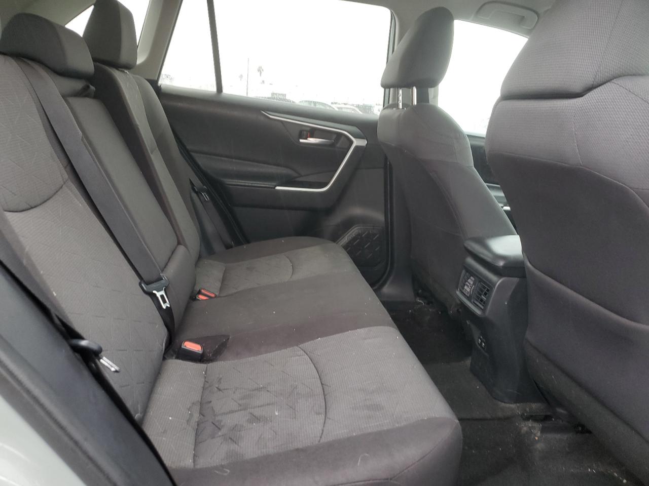 2020 Toyota RAV 4 - Image 11