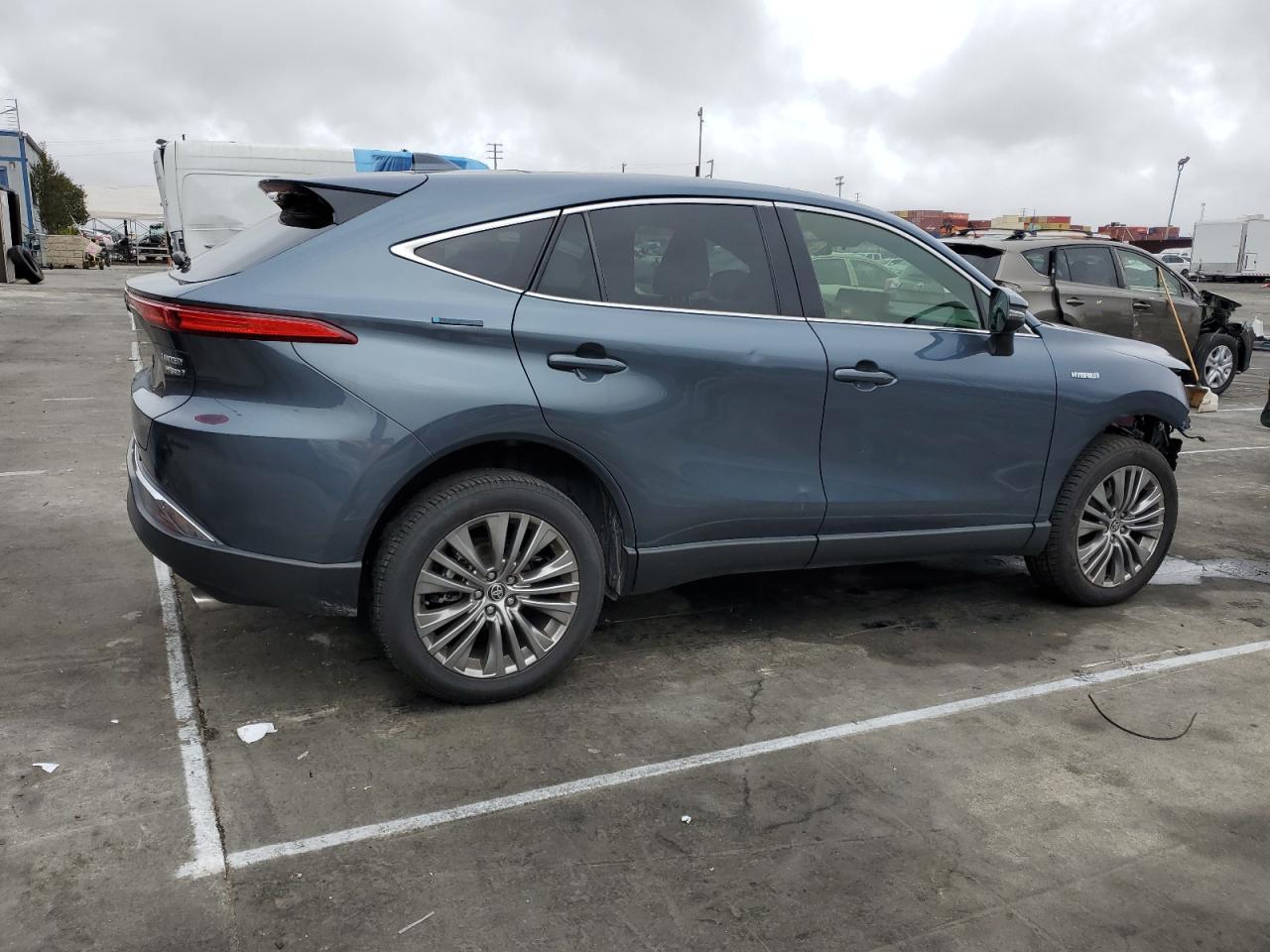 2021 Toyota Venza - Image 3