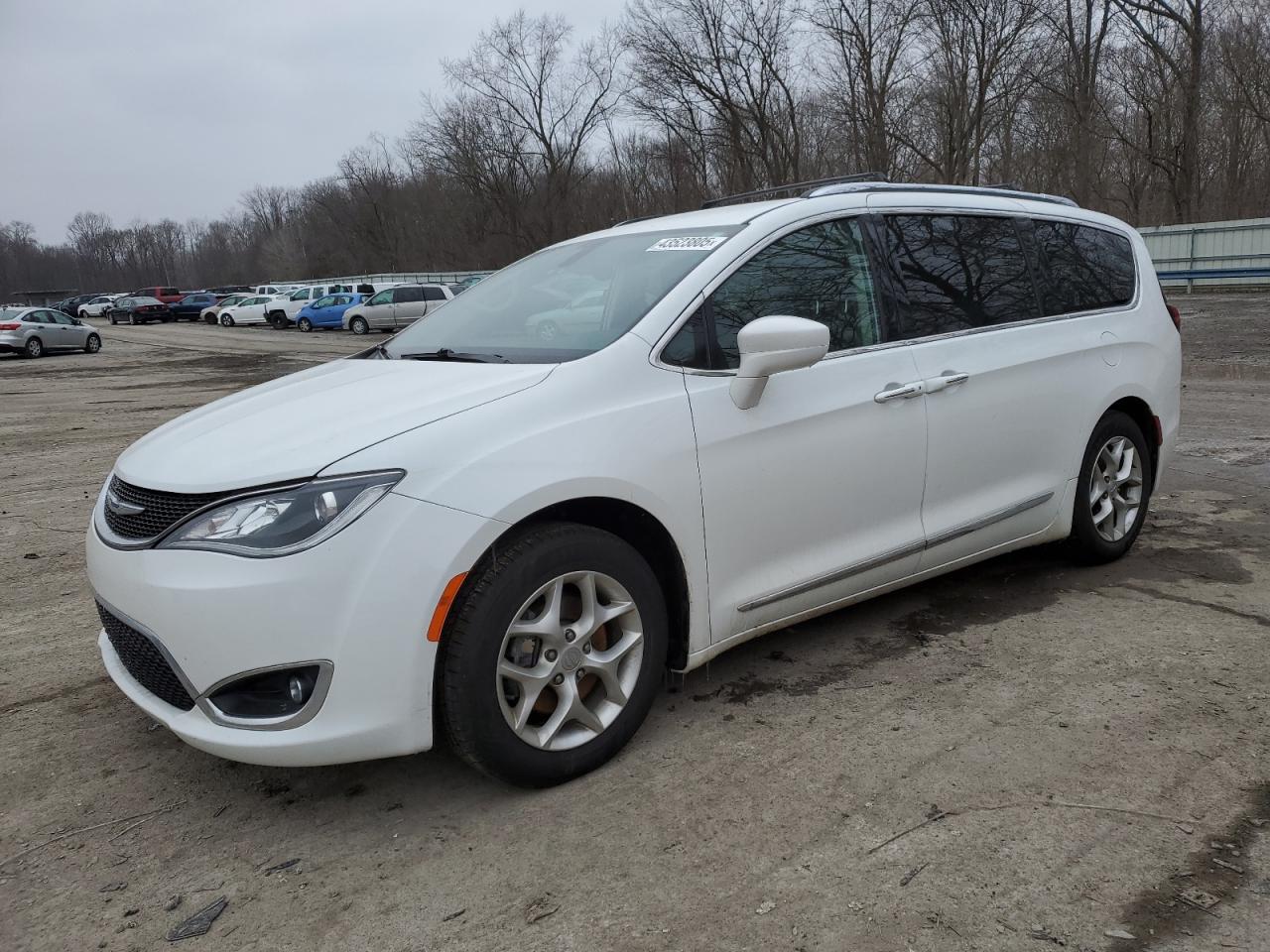 2018 Chrysler Pacifica - Image 1