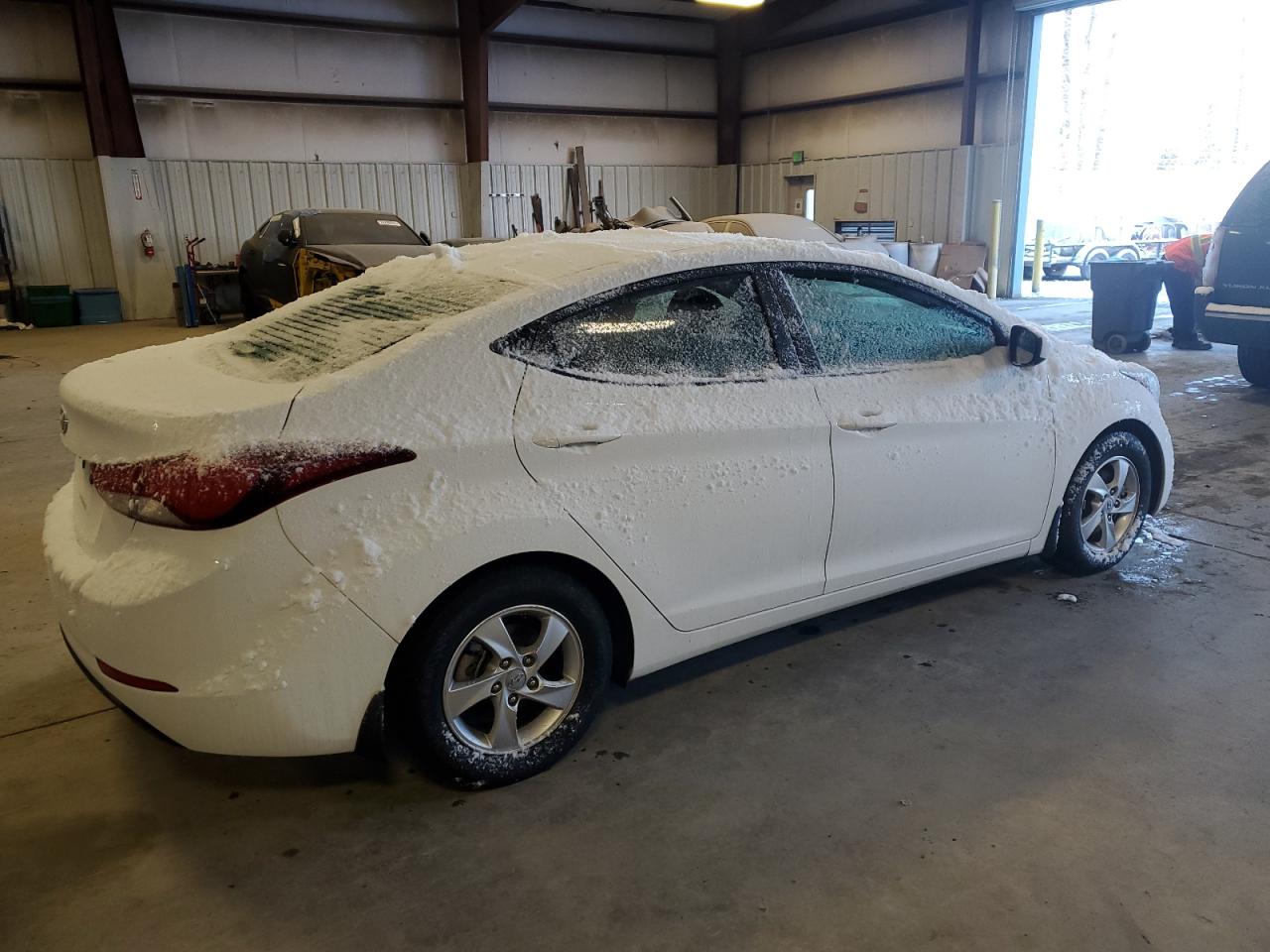 2015 Hyundai Elantra - Image 3