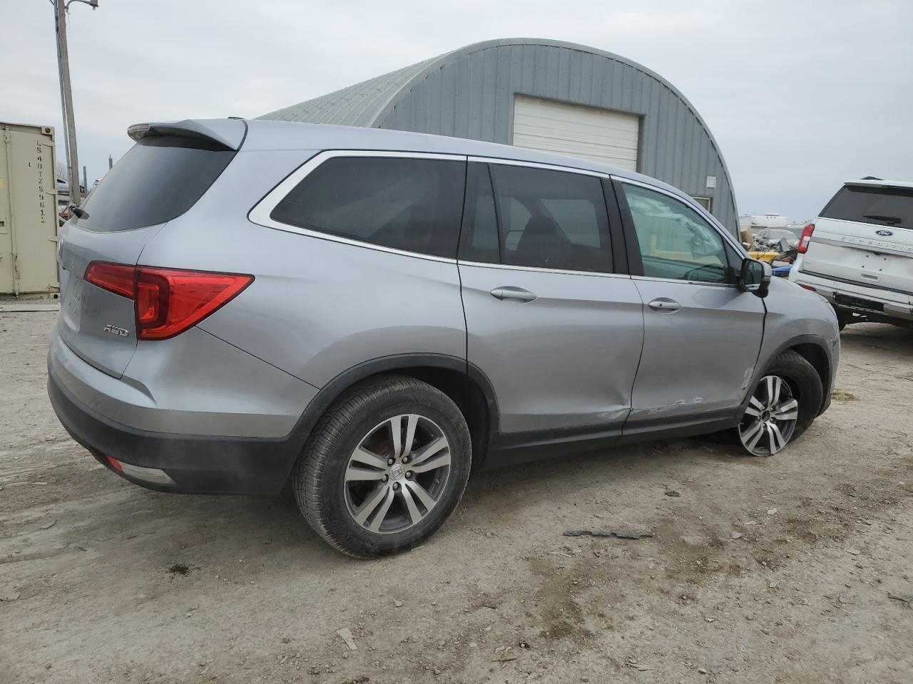 2017 Honda Pilot - Image 3
