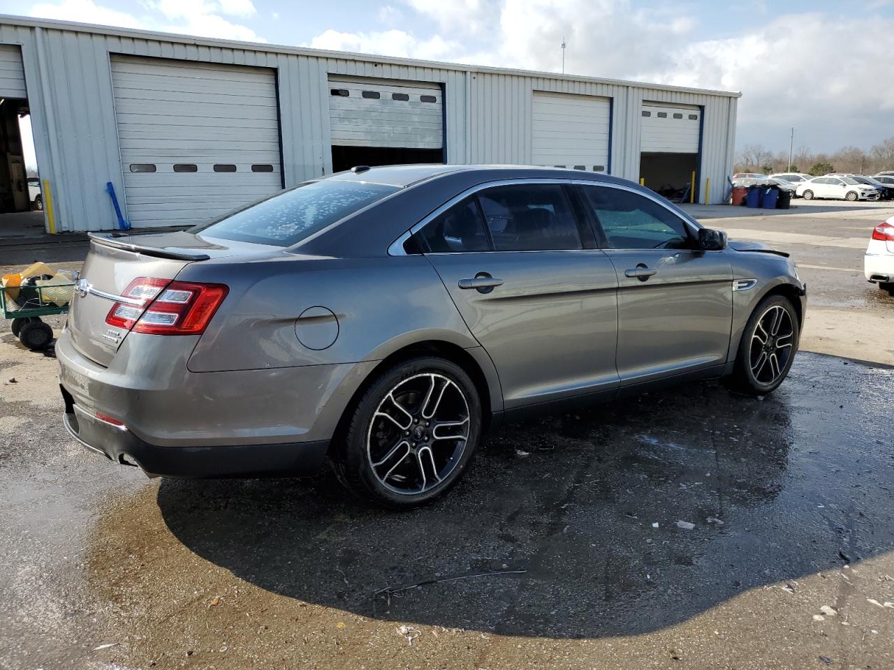 2014 Ford Taurus - Image 3