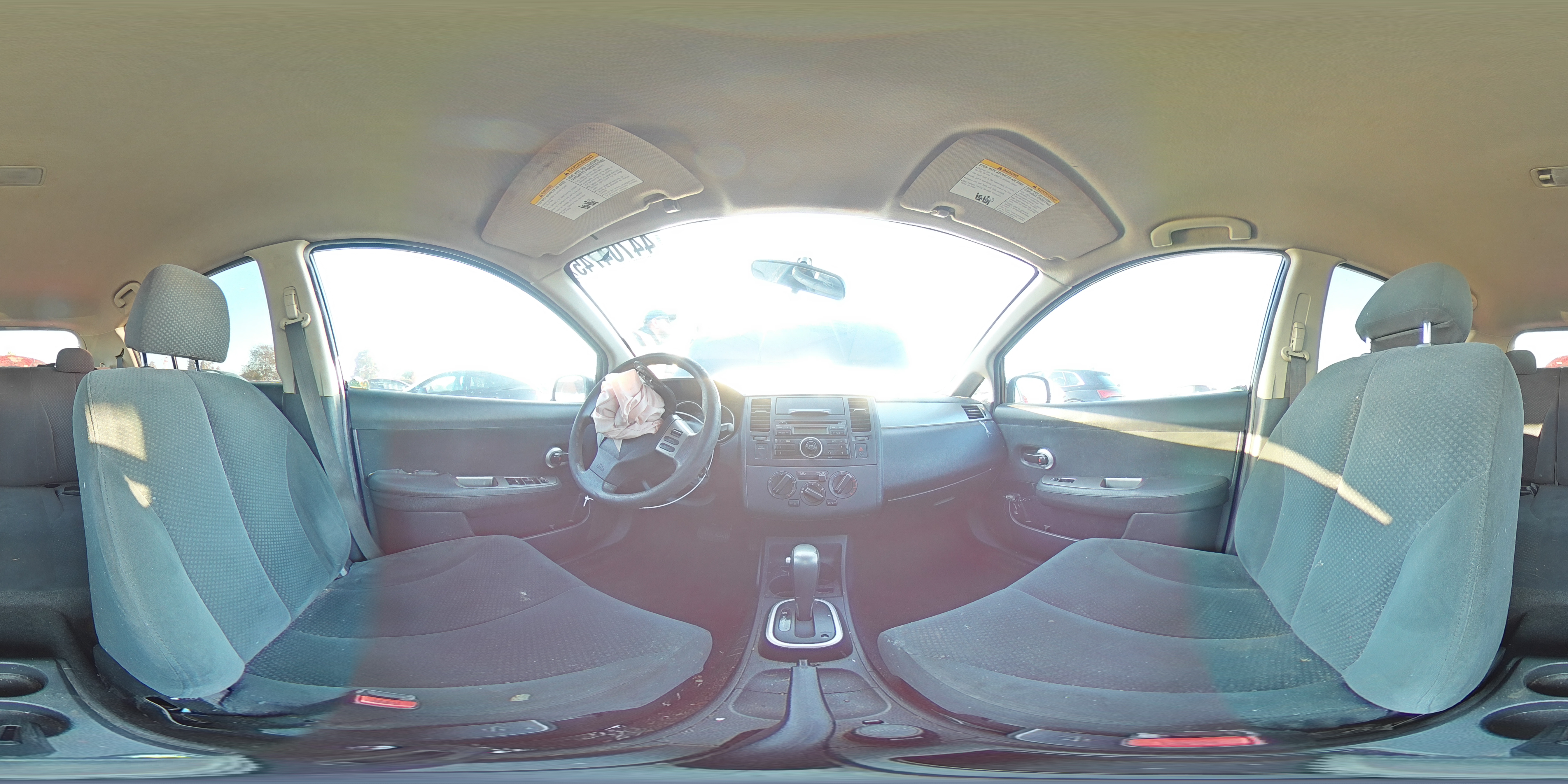 2010 Nissan Versa - Image 12
