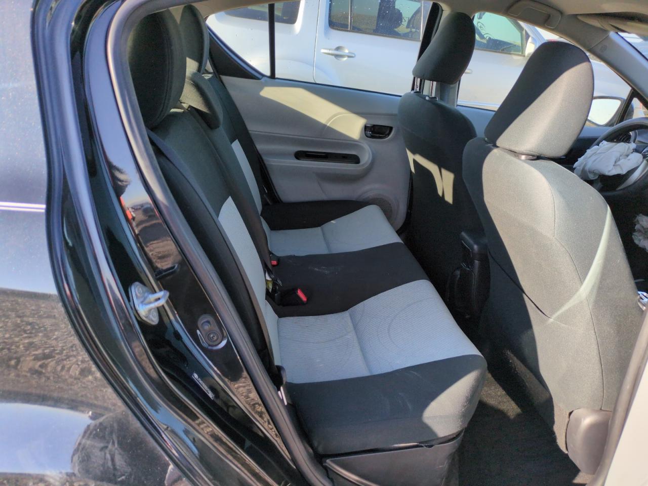 2013 Toyota Prius - Image 10