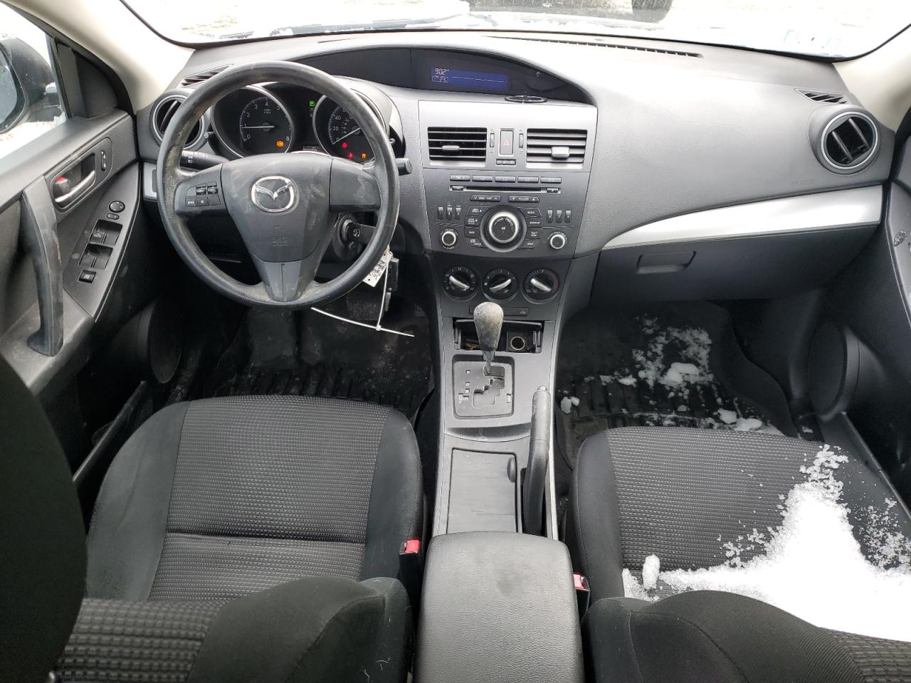 2013 Mazda 3 - Image 8