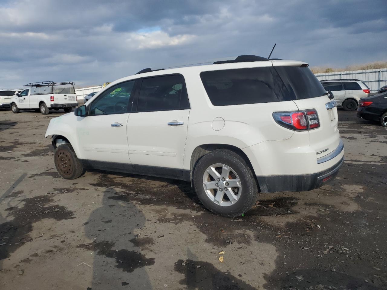2014 GMC Acadia - Image 2