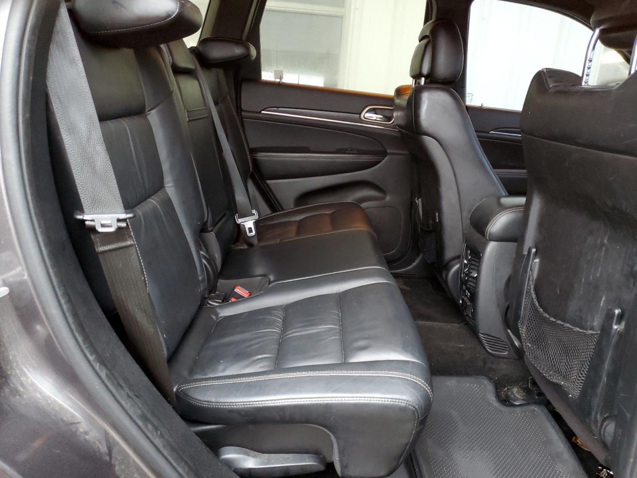 2015 Jeep Grand Cherokee - Image 11