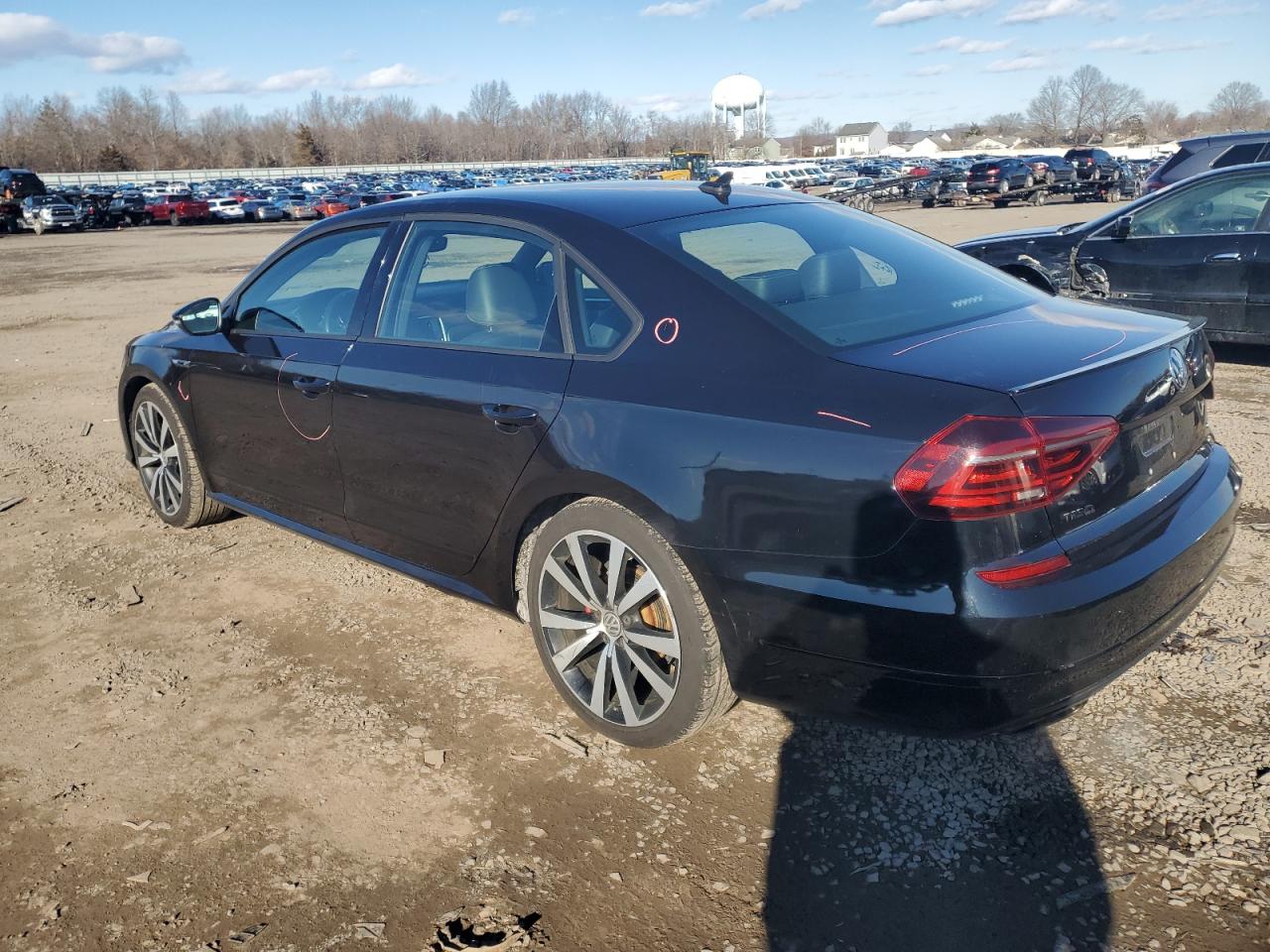 2018 Volkswagen Passat - Image 2