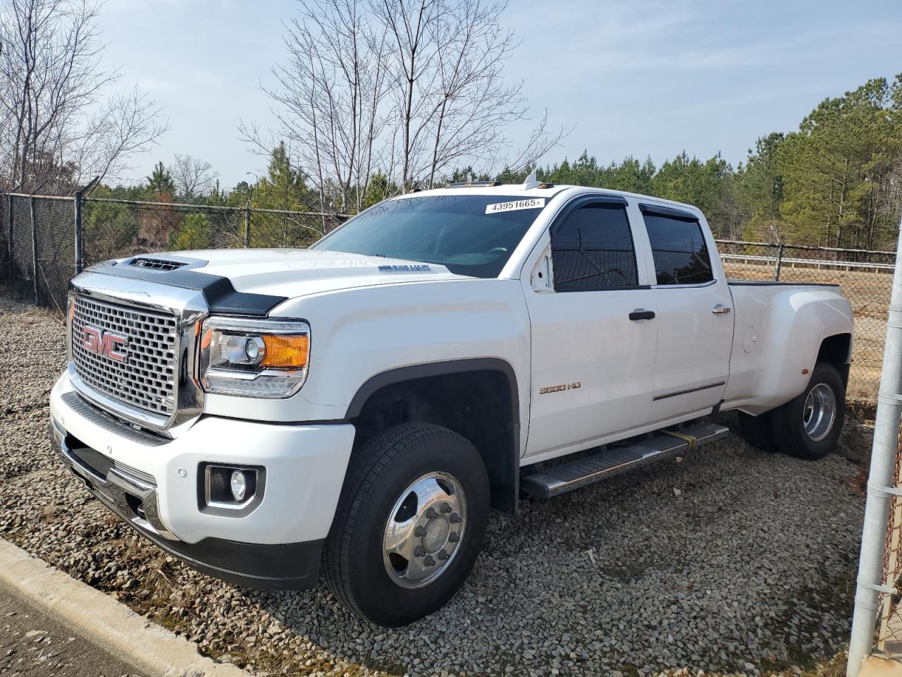 2017 GMC Sierra - Image 1