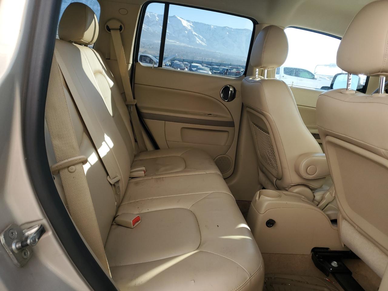 2009 Chevrolet HHR - Image 11