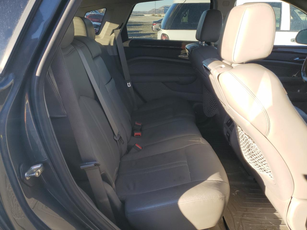 2010 Cadillac SRX - Image 10