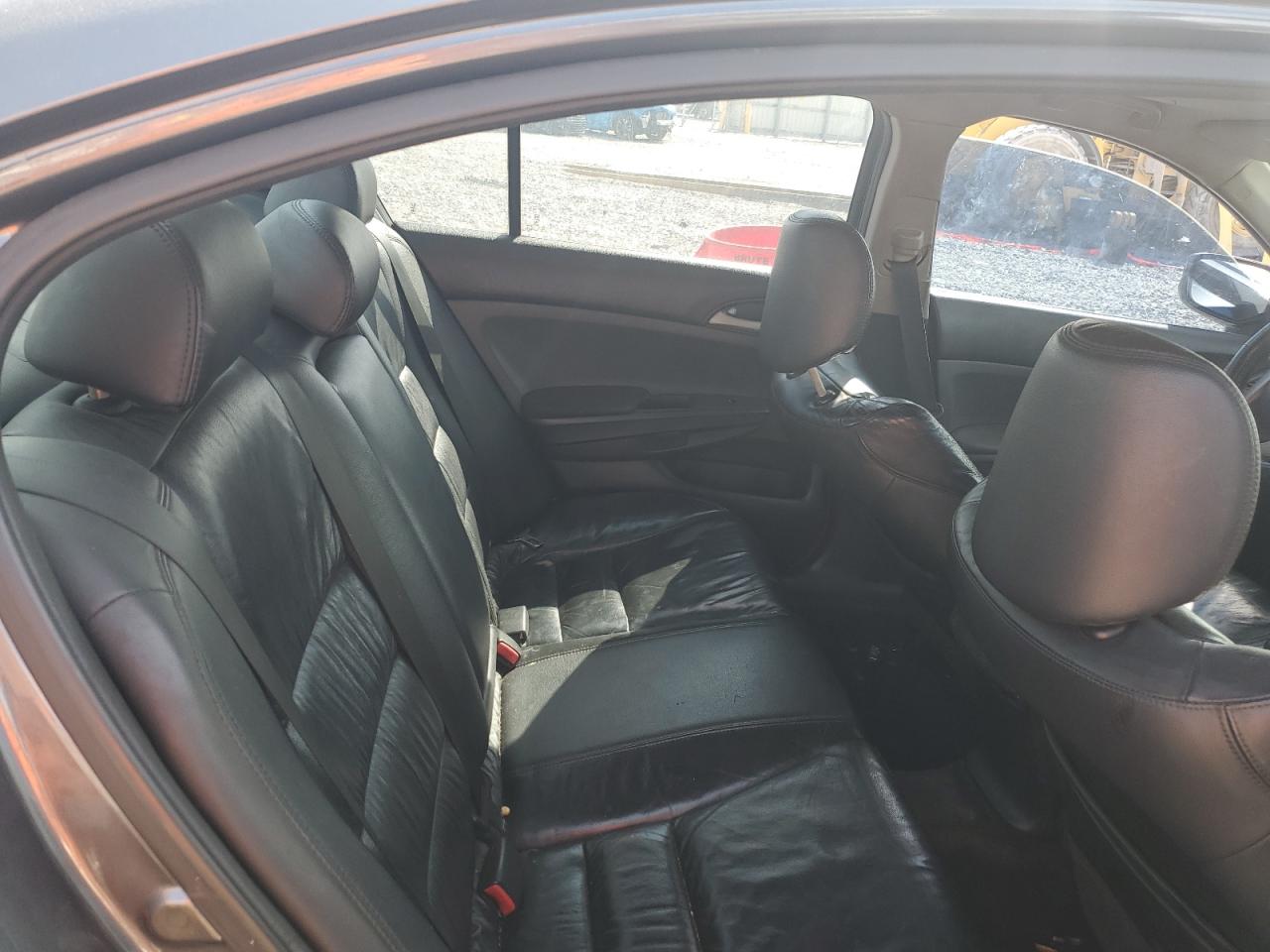 2011 Honda Accord - Image 10