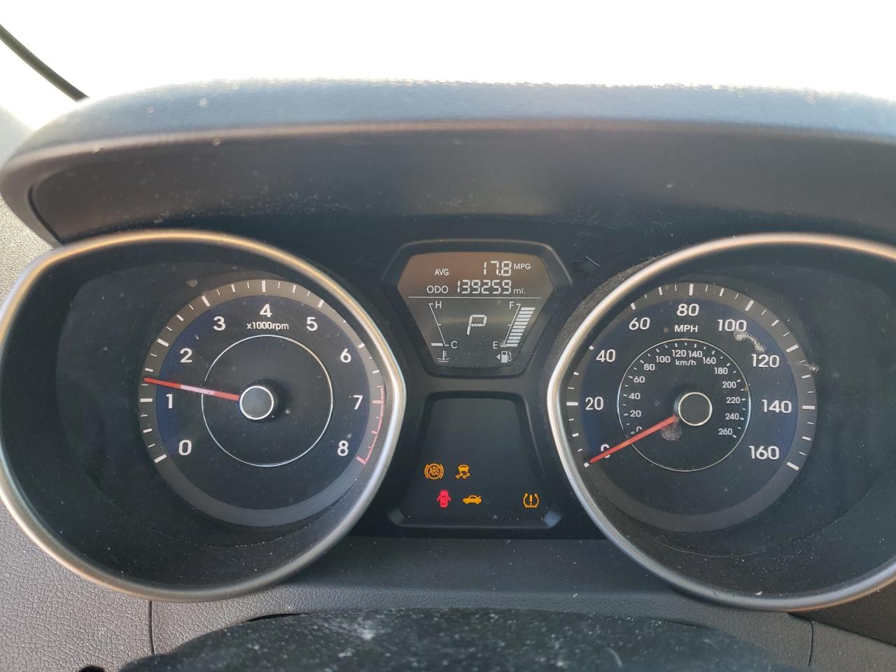 2012 Hyundai Elantra - Image 9