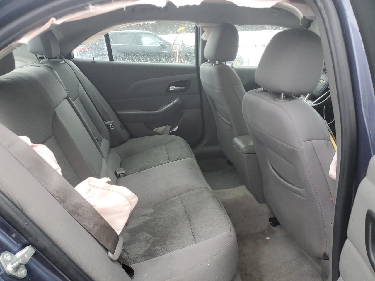 2015 Chevrolet Malibu - Image 11