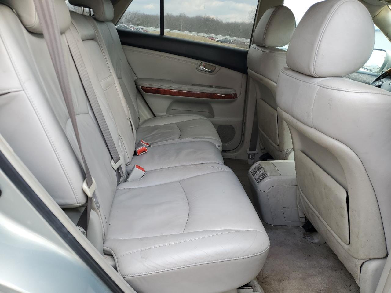 2004 Lexus RX - Image 11