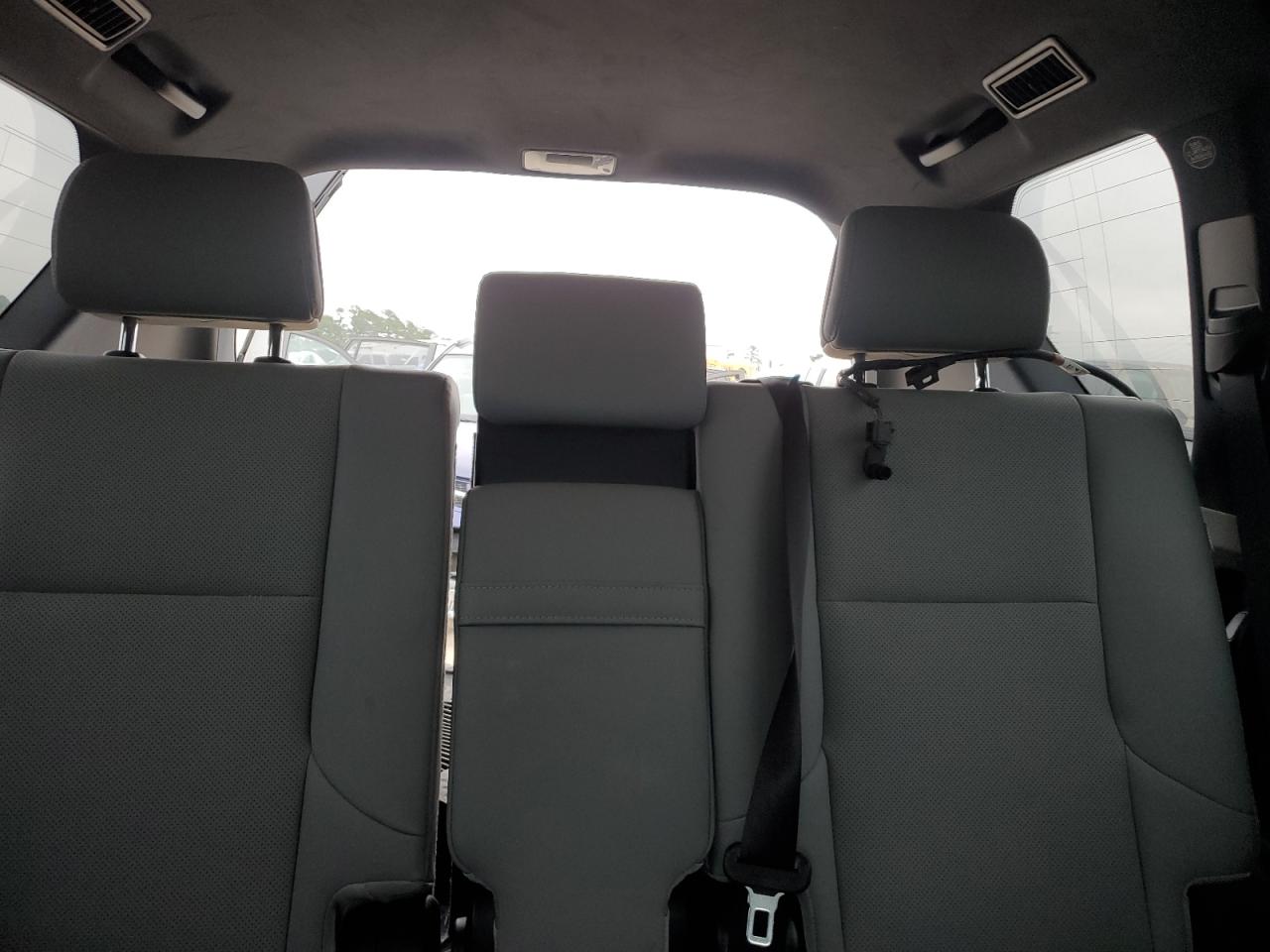 2023 Lexus GX - Image 10