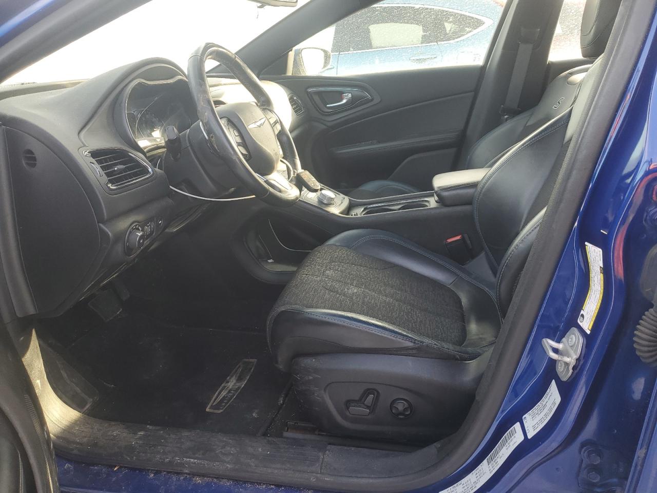 2016 Chrysler 200 - Image 7