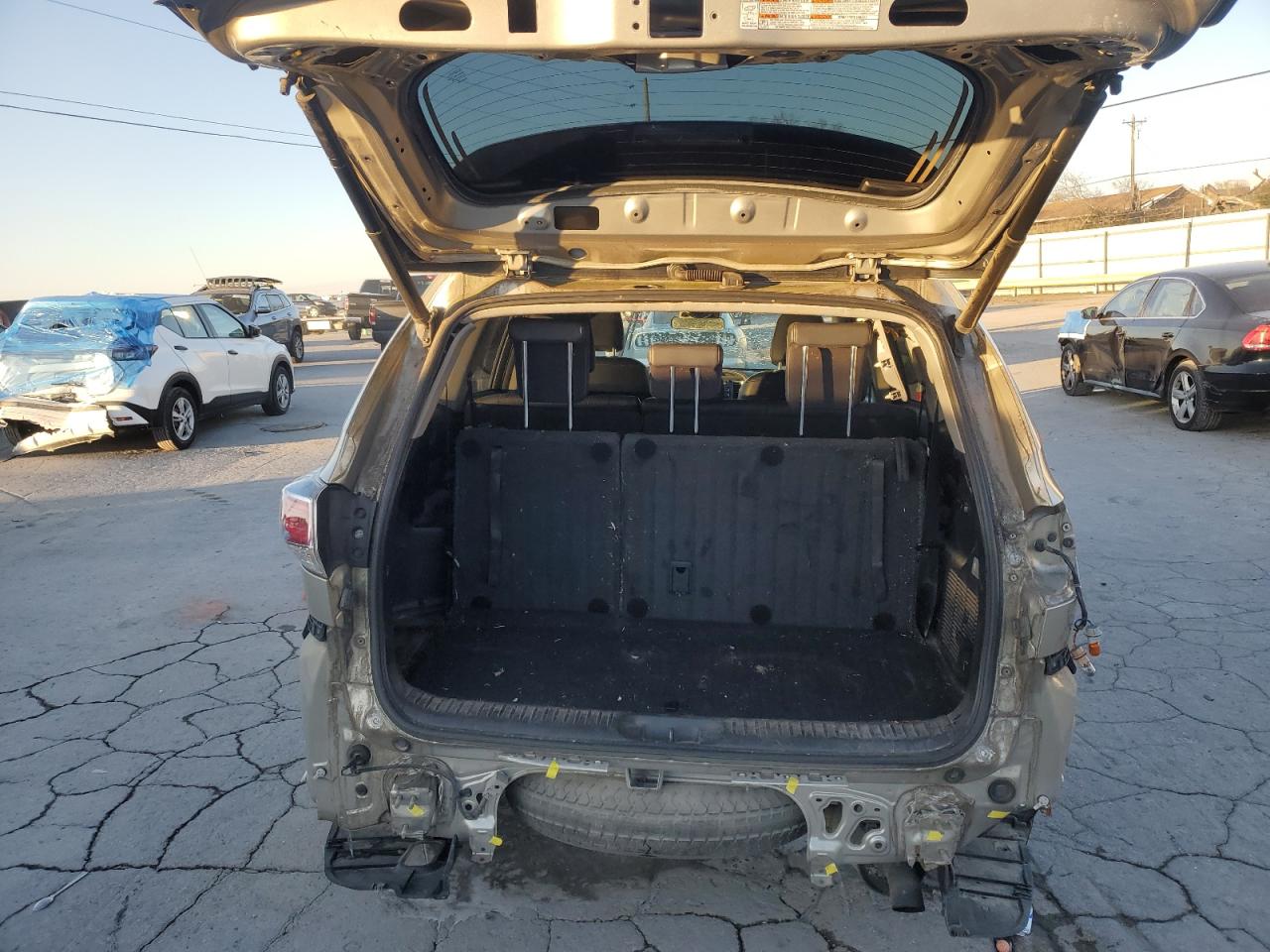 2015 Toyota Highlander - Image 6