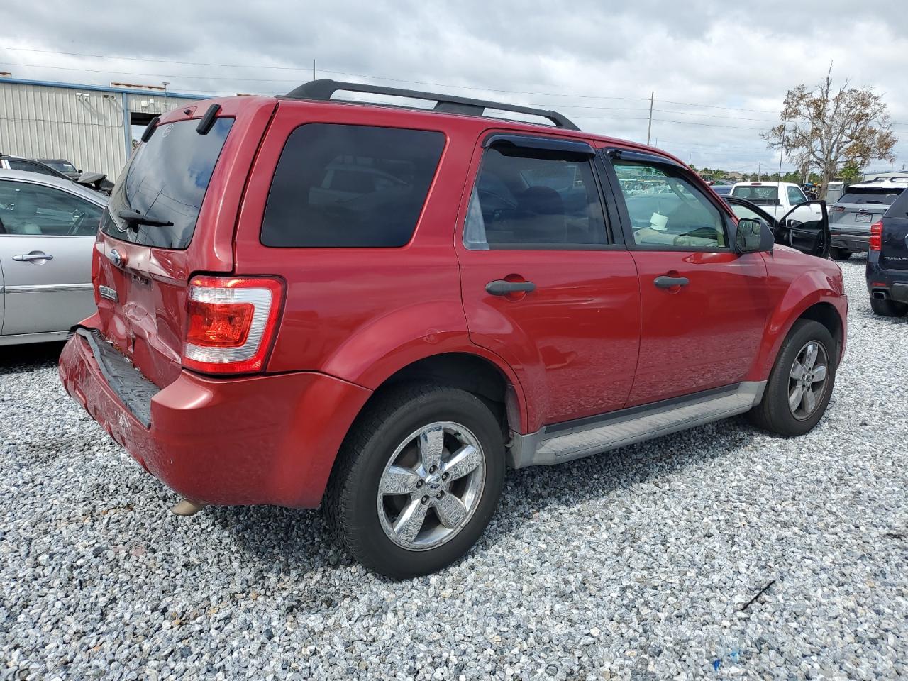 2010 Ford Escape - Image 3